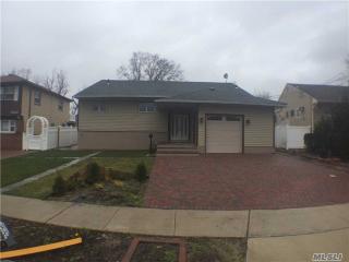 3016 Ann St, North Baldwin, NY 11510-4501