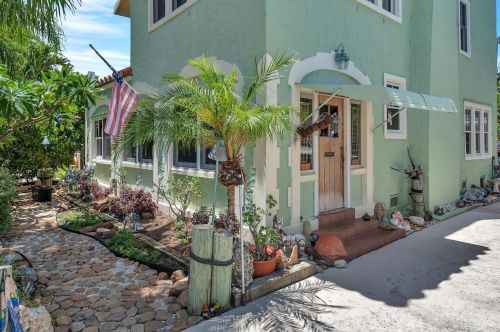 351 Plymouth Rd, West Palm Beach, FL 33405-3219
