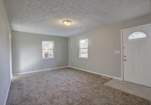 2037 Bluehill Dr, Cincinnati, OH 45240-3311