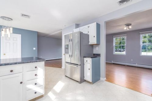 329 Commonwealth Ave, Warwick RI  02886-2756 exterior