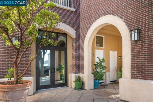 296 1 St, Benicia CA 94510-3553 exterior