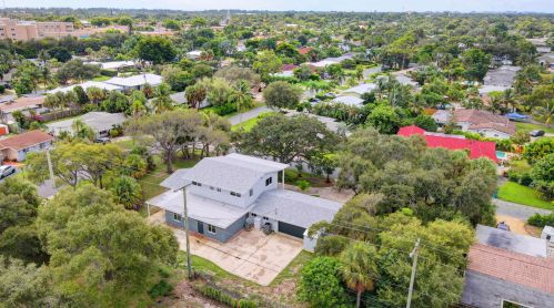 703 25th Pl, Boynton Beach FL  33435-7521 exterior