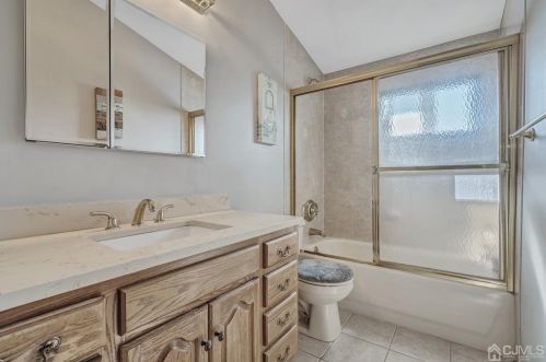 52 Margaret St, Old Bridge NJ  08857-2559 exterior