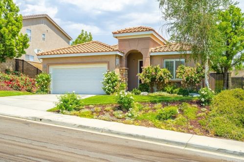 27823 Knight St, Santa Clarita, CA 91384-4559