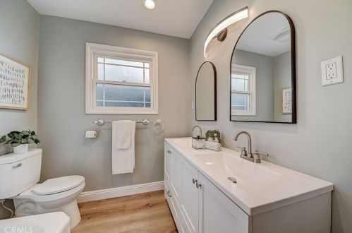 820 Stevely Ave, Long Beach CA 90815-3557 exterior