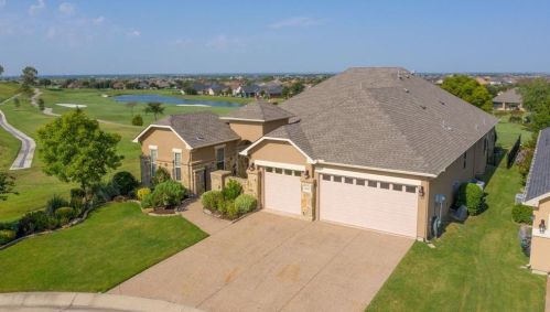 9012 Landmark Ln, Denton, TX 76207-6747