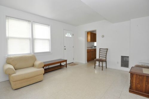 438 Lexington Ct, Pittsburgh, PA 15223-1562