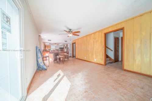 576 Marshall Rd, West Palm Beach FL  33413-3343 exterior