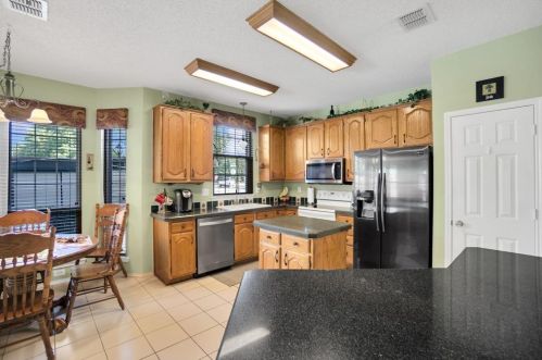 6111 Arlington Dr, Frisco TX 75035-2835 exterior