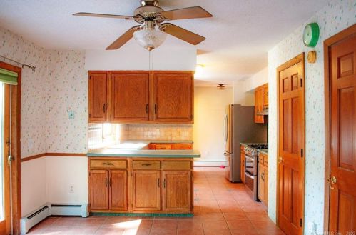 549 Colonel Ledyard Hwy, Gales Ferry CT  06339-1508 exterior