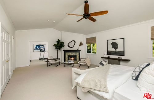 29646 Ridgeway Dr, Calabasas CA  91301-4147 exterior