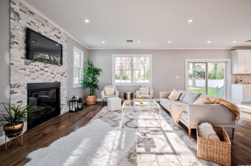 542 Linden St, Hempstead NY  11552-2649 exterior