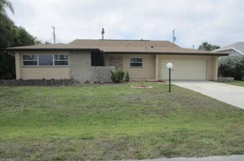928 43rd Ter, Cape Coral, FL 33904-5363