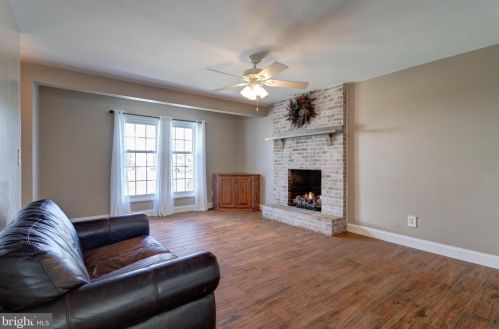 1942 Bergdoll Ave, Boothwyn PA 19061-2618 exterior