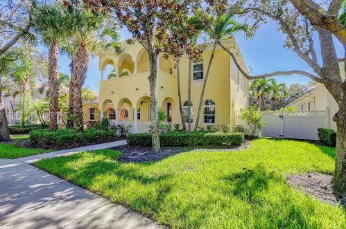 3415 Greenway Dr, Jupiter, FL 33458-8720