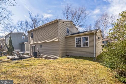 5262 Sudberry Ln, Woodbridge VA  22193-3463 exterior