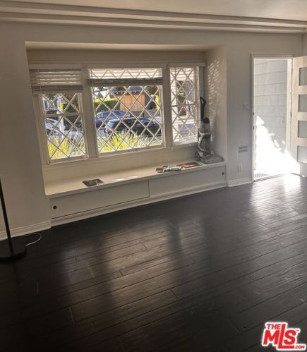 4246 Farmdale Ave, North Hollywood, CA 91604-2938