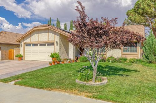 44026 32nd St, Lancaster, CA 93536-6178