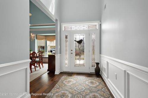 114 Sunset Dr, Tinton Falls, NJ 07724