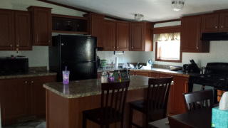 14 Lisa Ave, Raymond, NH 03077-2040