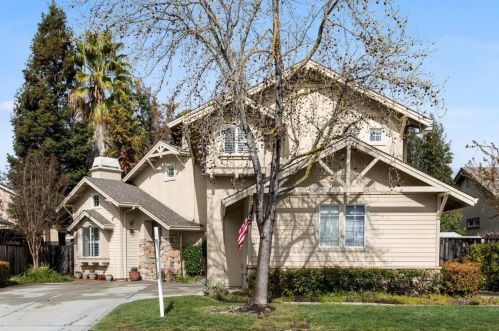 17765 Calle Central, Morgan Hill, CA 95037-3153