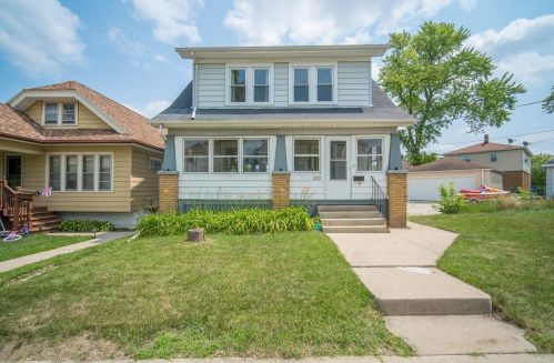 1722 57, Milwaukee WI 53220-3123 exterior