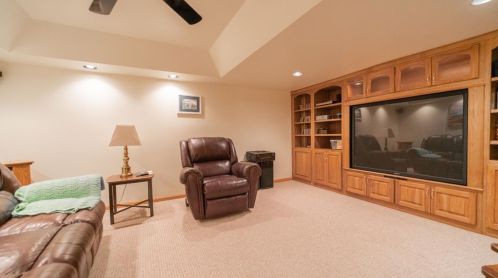 9156 Maple Dr, Dyer IN  46373-9149 exterior