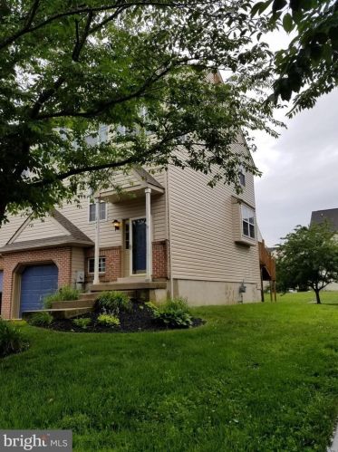 242 Northdown Dr, Dover DE  19904-9757 exterior