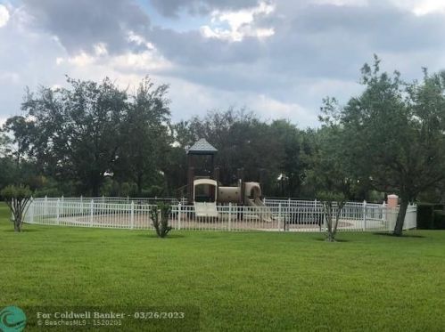 10676 Hartwick Dr, Fort Pierce FL  34987-1923 exterior