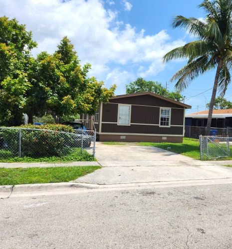 570 6th St, West Palm Beach, FL 33404-7412