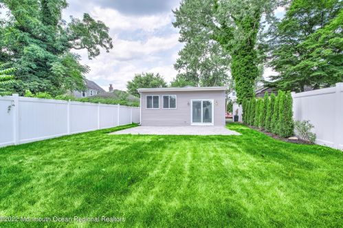 91 Bank St, Tinton Falls NJ  07701-1306 exterior