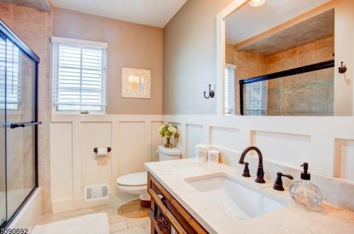 426 Buckhorn Dr, Belvidere NJ  07823-2707 exterior