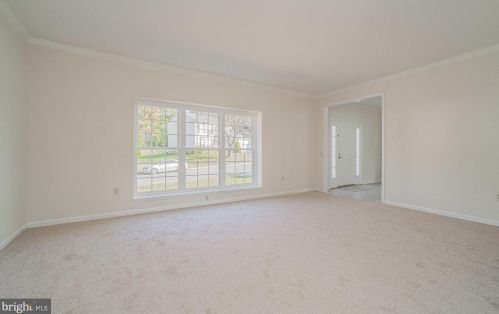 13116 Holly Leaf Ct, Woodbridge VA  22192-3827 exterior