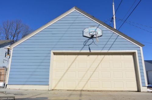 2926 4th Ave, Hibbing, MN 55746-2039