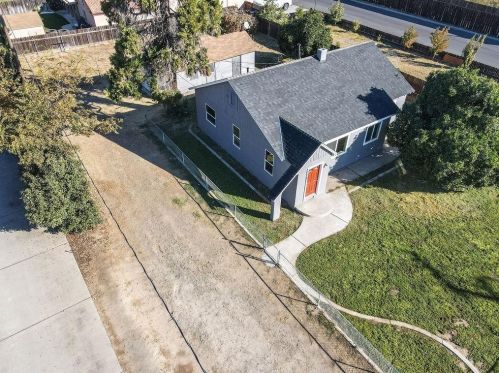 1745 Woodland Ave, Modesto CA  95358-1360 exterior