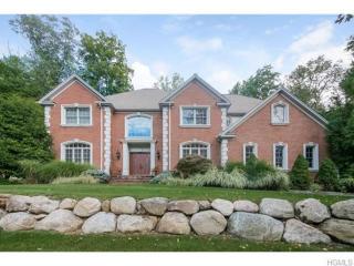 6 Danielle Ct, Airmont, NY 10901-3116