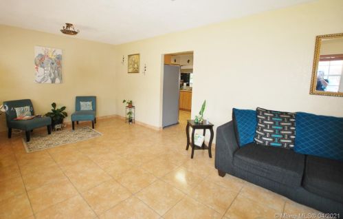 345 60th St, Hialeah, FL 33013-1065