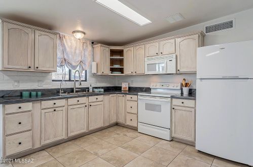 7739 Locust St, Tucson, AZ 85730-4337