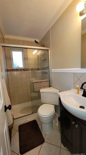 15 Mont Ave, Huntington Station NY 11746-6835 exterior