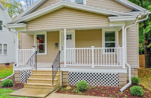 818 Catherine St, Green Bay, WI 54301-2325