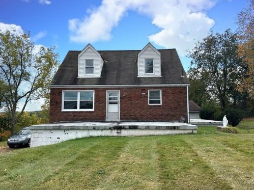 1308 Oakridge Rd, Mc Donald, PA 15057-2636