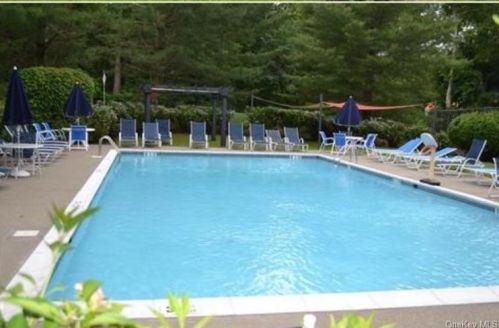 245 Maple Brook Ct, Yorktown Hgts NY  10598-1976 exterior