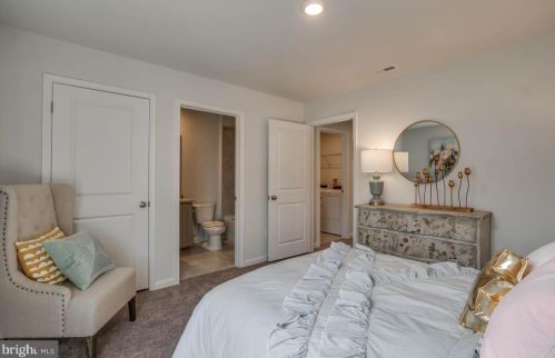 137 Winifred Dr, Hanover PA  17331 exterior