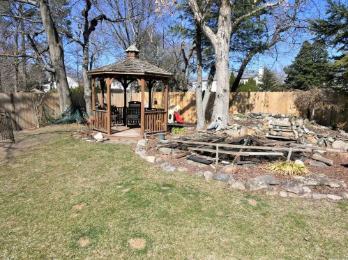 5 Minto Ct, South Setauket NY  11720-2884 exterior