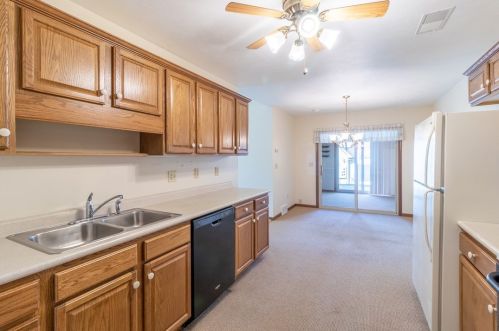 1084 Timberwood Dr, Beaver Falls PA 15010-1614 exterior