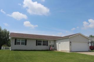 1117 Pinecrest Ln, Elkhorn, WI 53121-2044