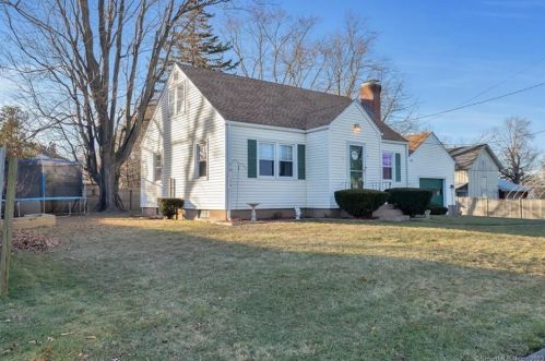 22 Foley St, Manchester, CT 06040-4808
