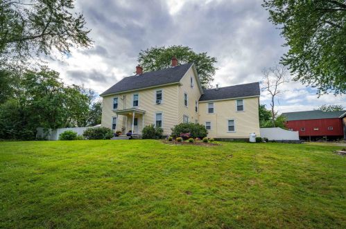 2 Emery Ln, Stratham NH  03885-2309 exterior