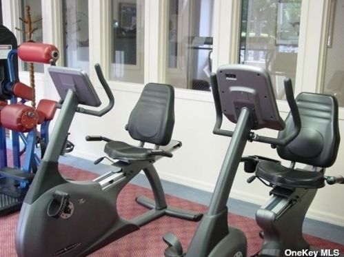 15 Orient Ct, Panamoka NY  11961-1632 exterior