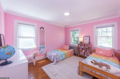 2 Clove Rd, West Paterson NJ  07424-2102 exterior